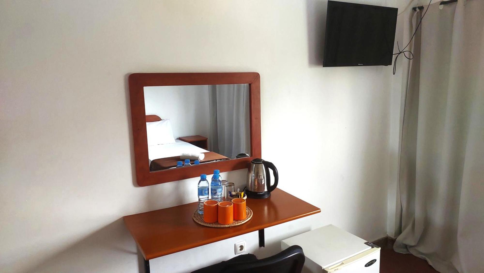 Hotel Инямбане Екстериор снимка